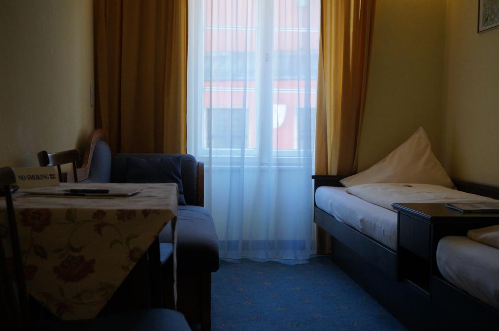 Hotel Happ Innsbruck Habitación foto